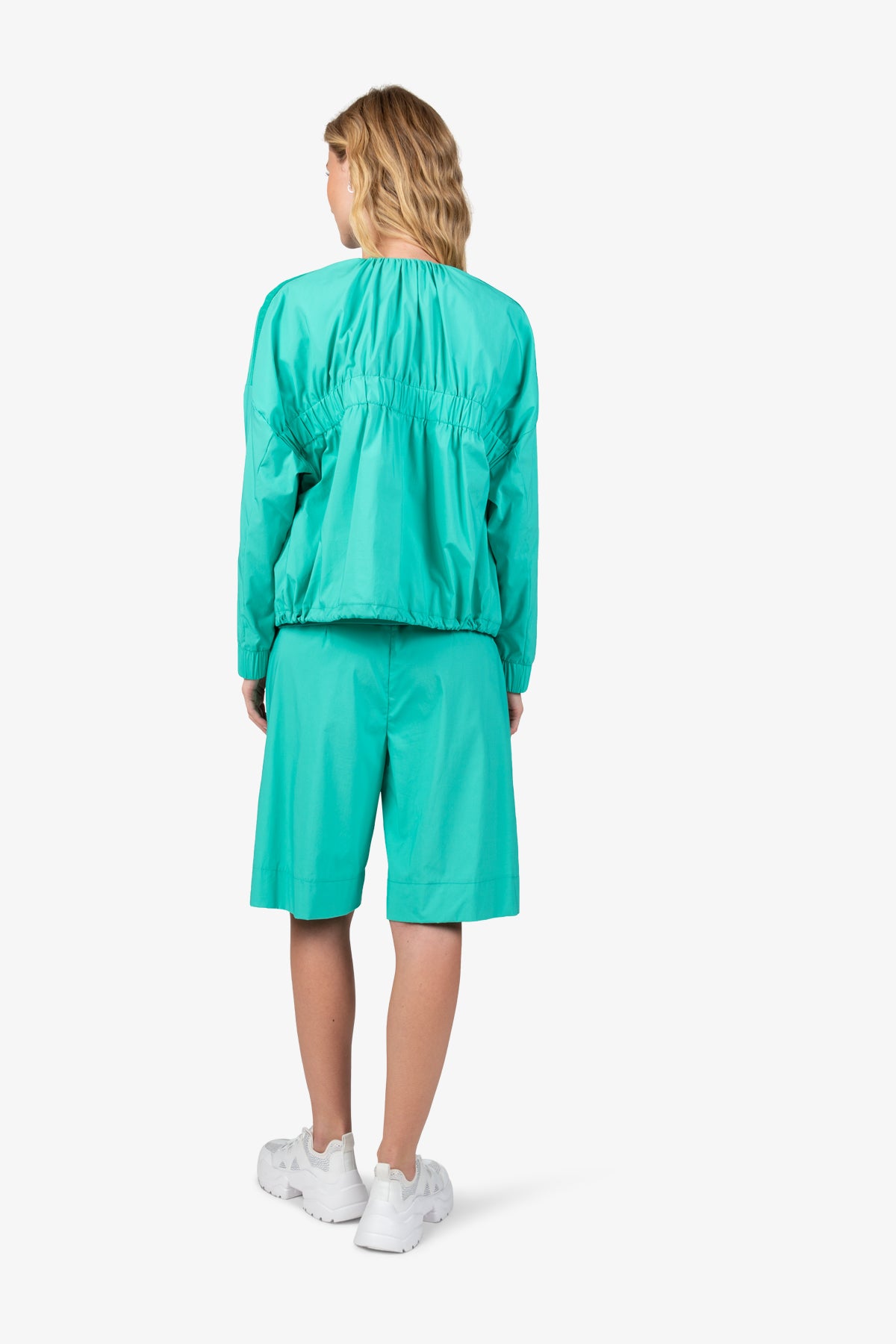 缩褶圆领抽绳拉链上衣