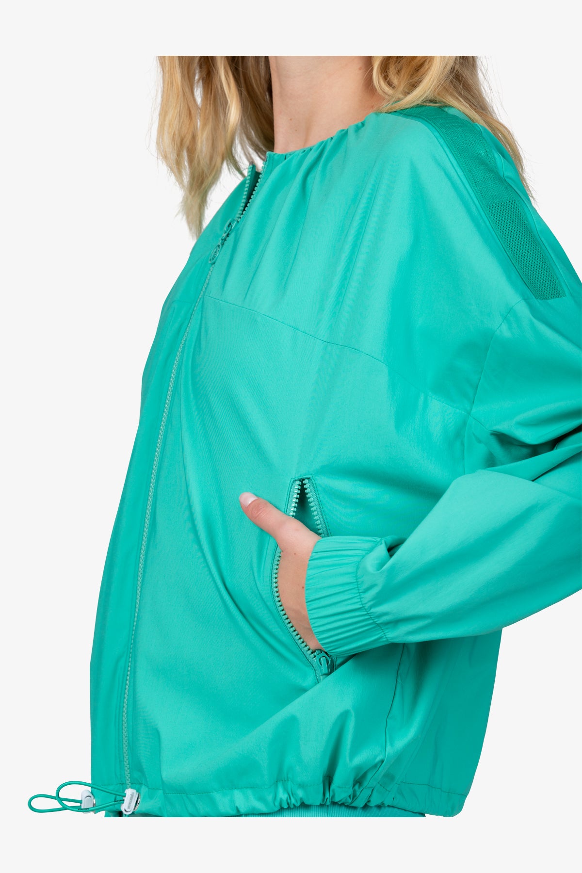 缩褶圆领抽绳拉链上衣