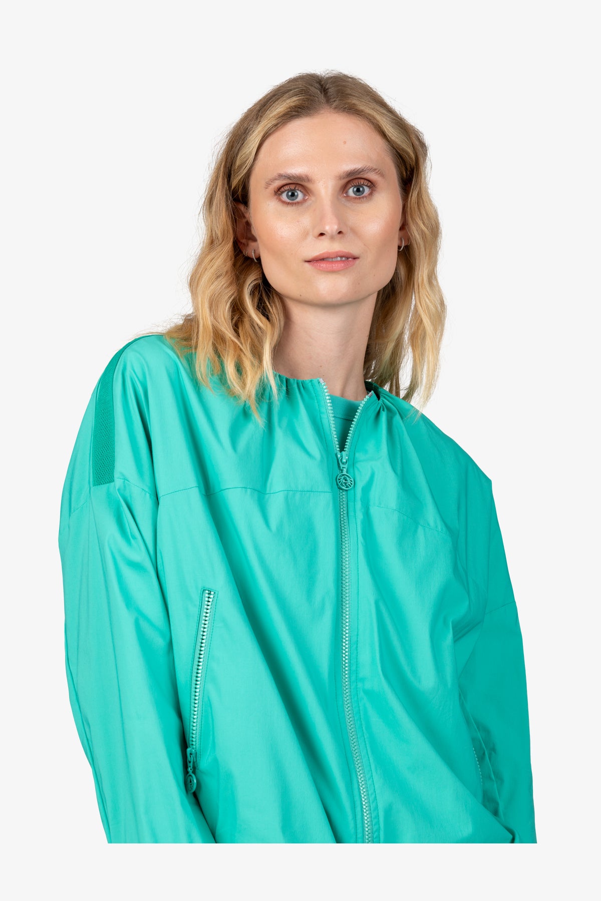 缩褶圆领抽绳拉链上衣