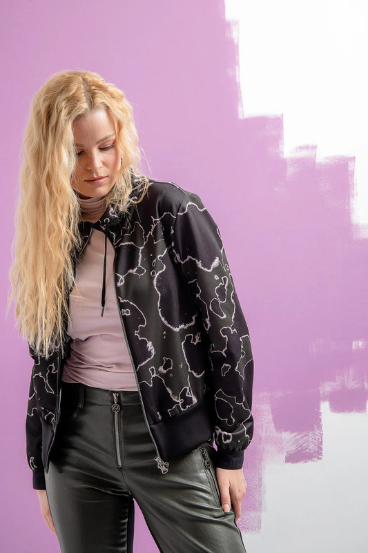 蜡染印花夹克衫