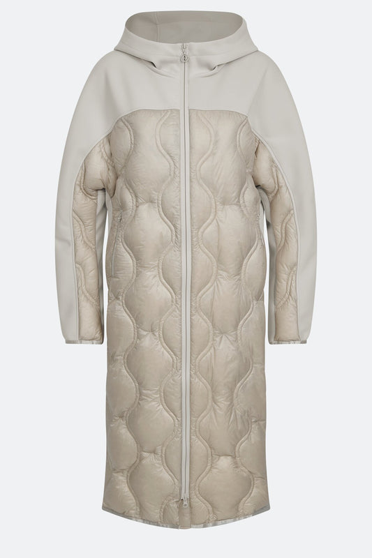 立体绗缝羽绒服