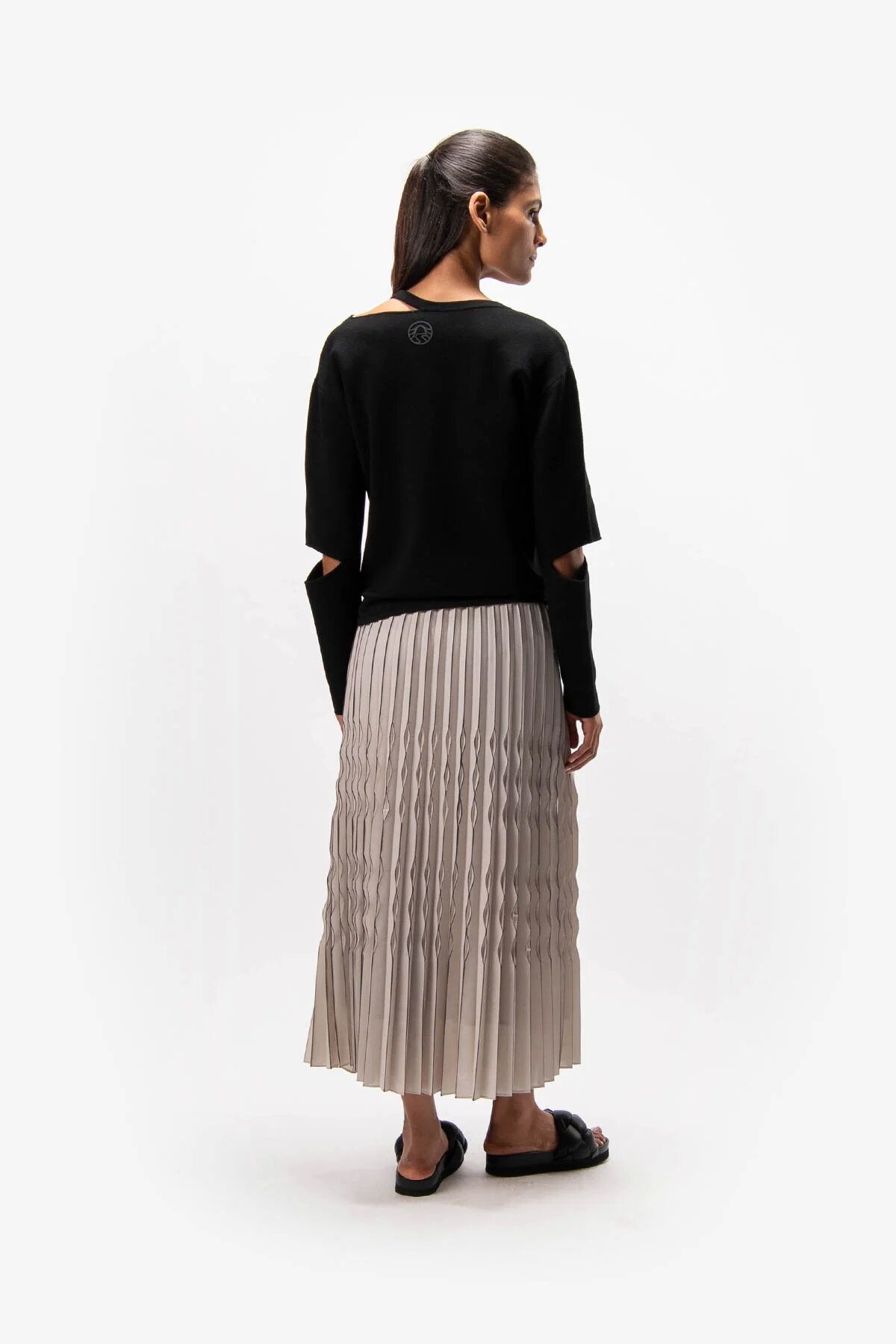 Pullover with Hole Details