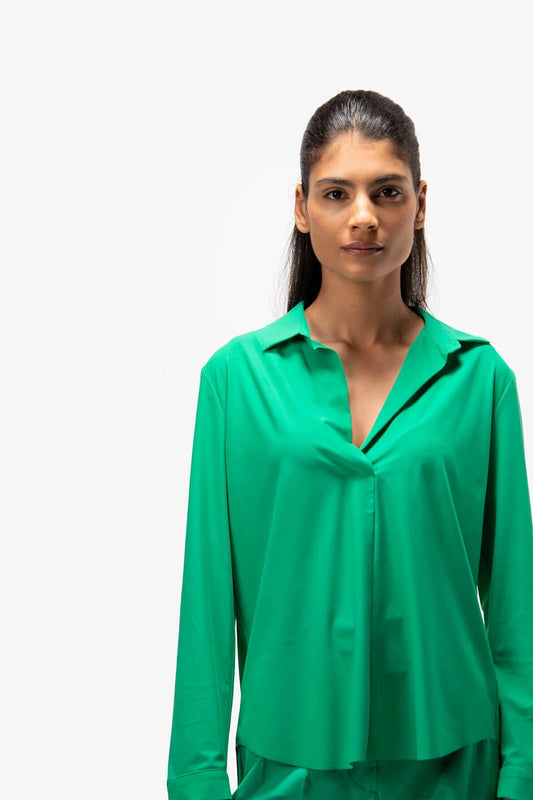 前短后长长袖衬衫