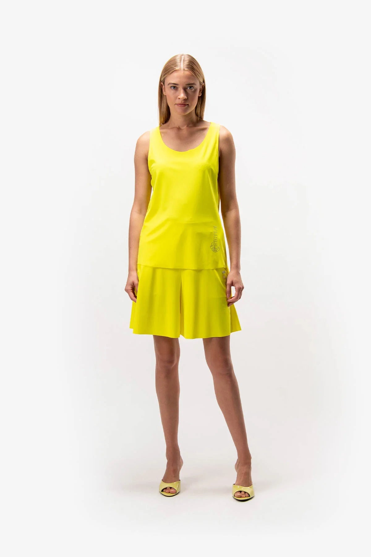 Sleeveless Shirt with Round Neck