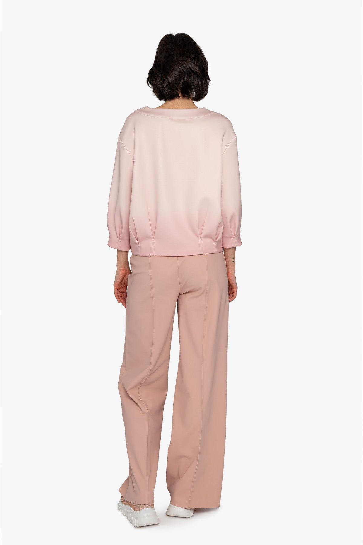 Logo刺绣V领渐变色毛衣