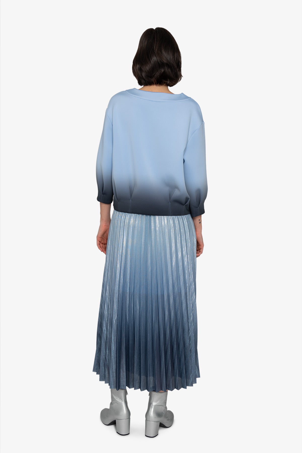 Logo刺绣V领渐变色毛衣