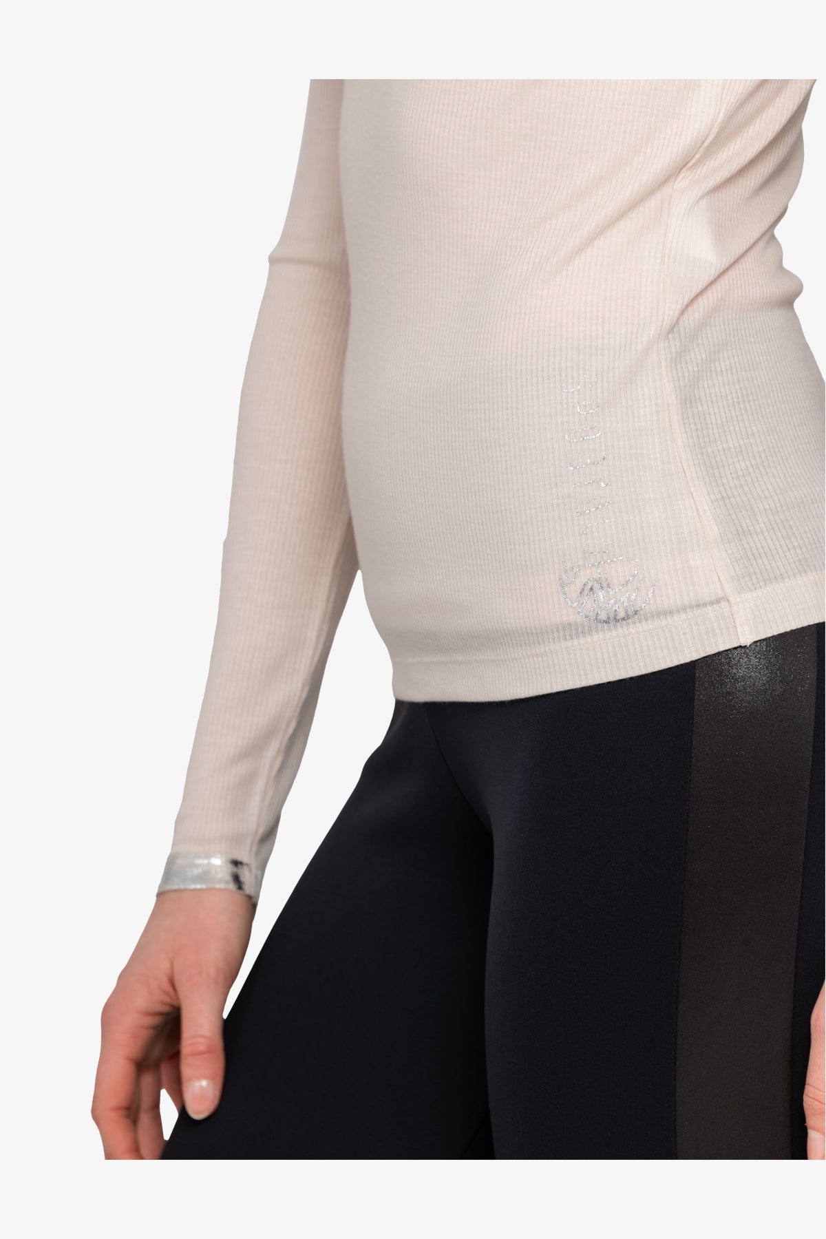 银色饰边圆领长裤上衣