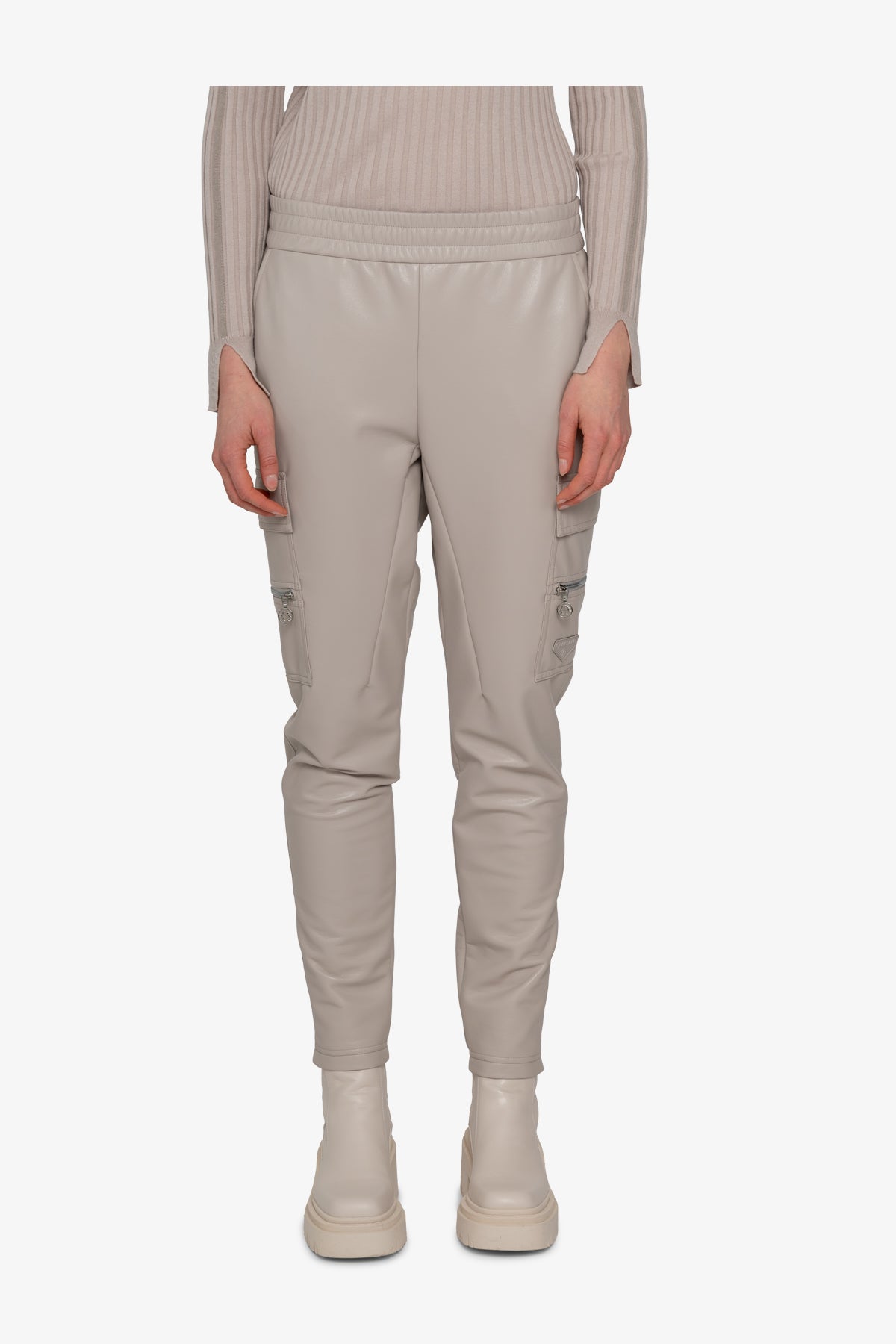 大貼袋鬆緊腰休閒褲