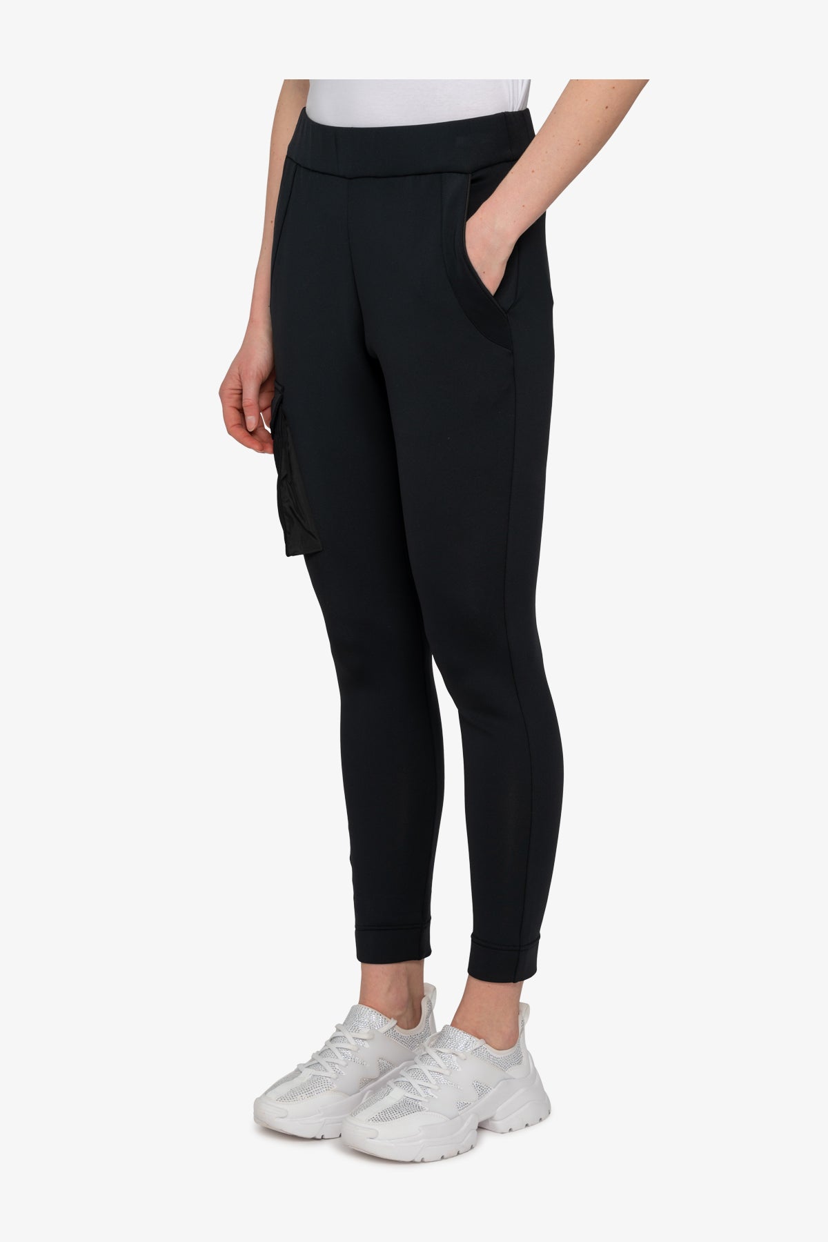 大贴袋松紧腰休闲裤