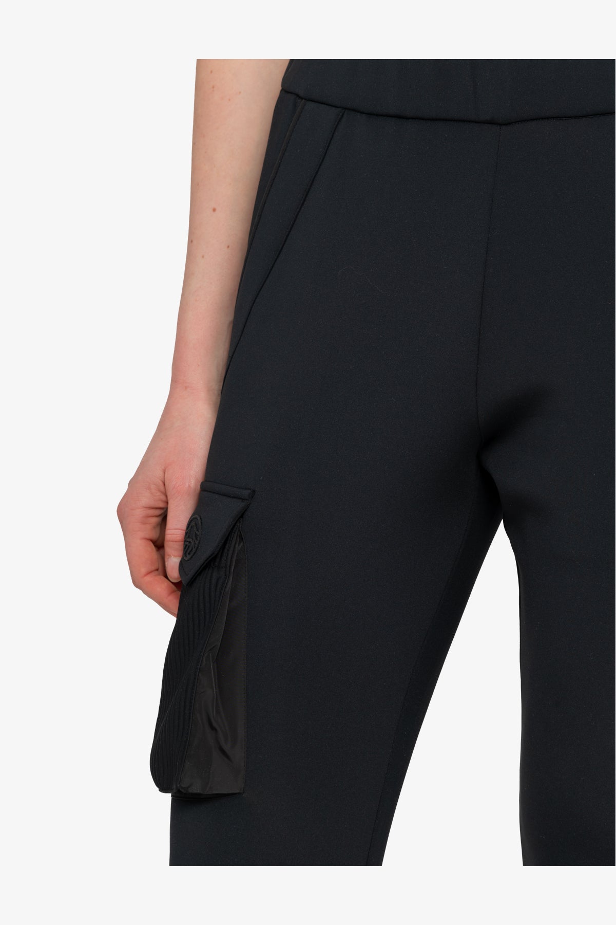 大贴袋松紧腰休闲裤