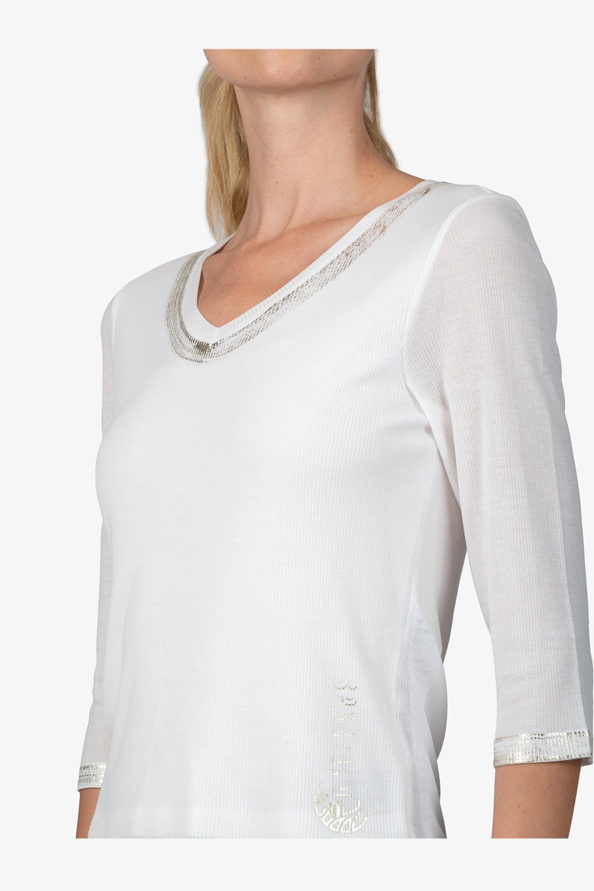 金屬色飾邊V領T恤