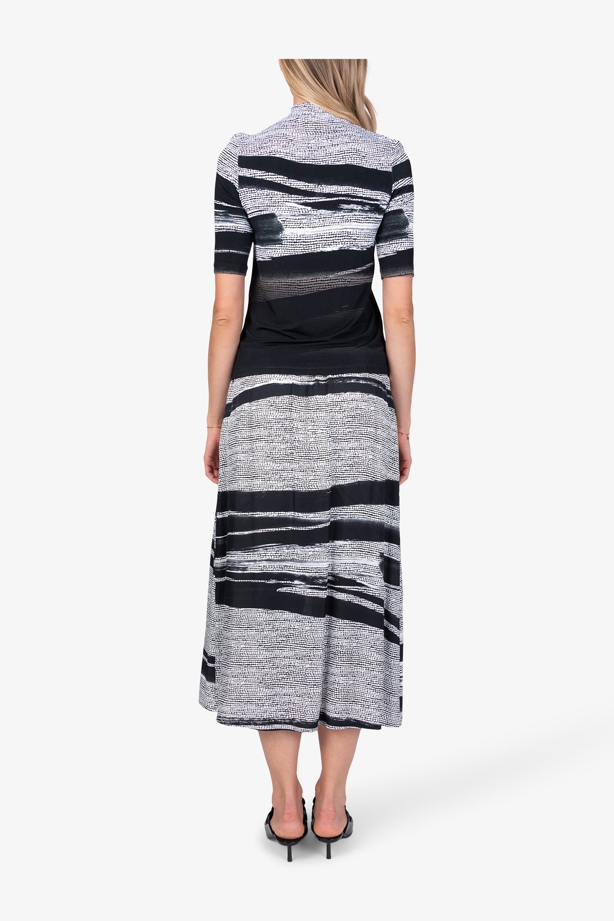 抽象印花高領上衣