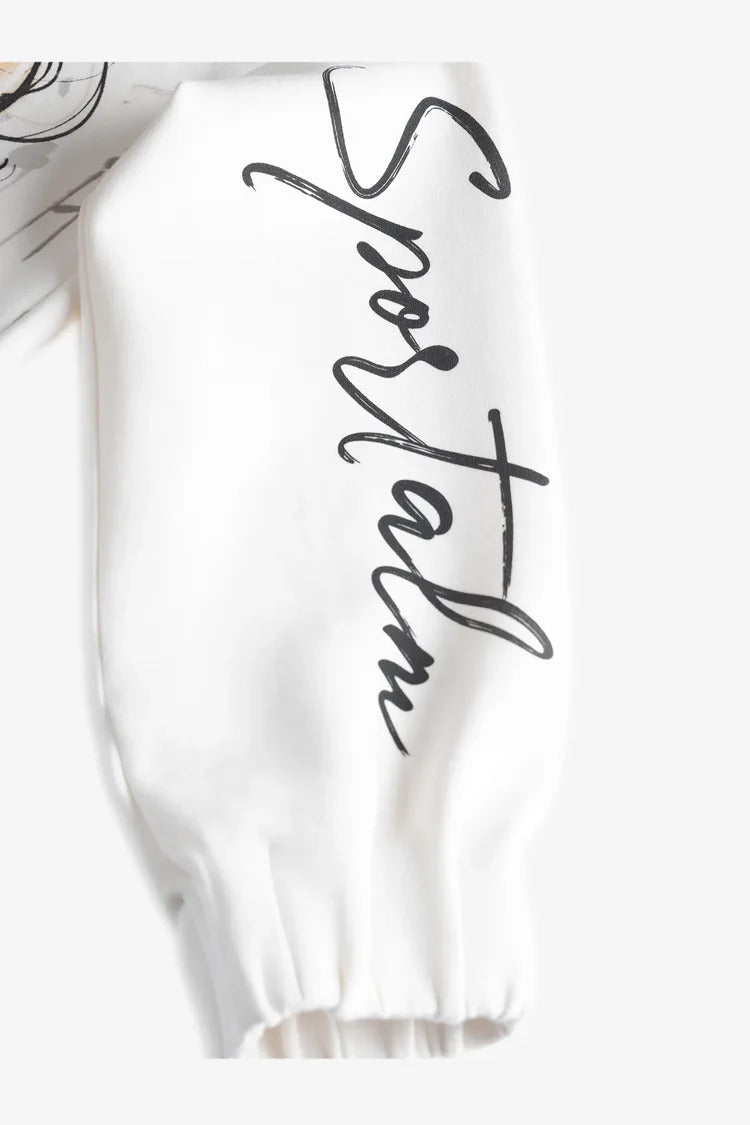 Sweatshirt with 3D Details
