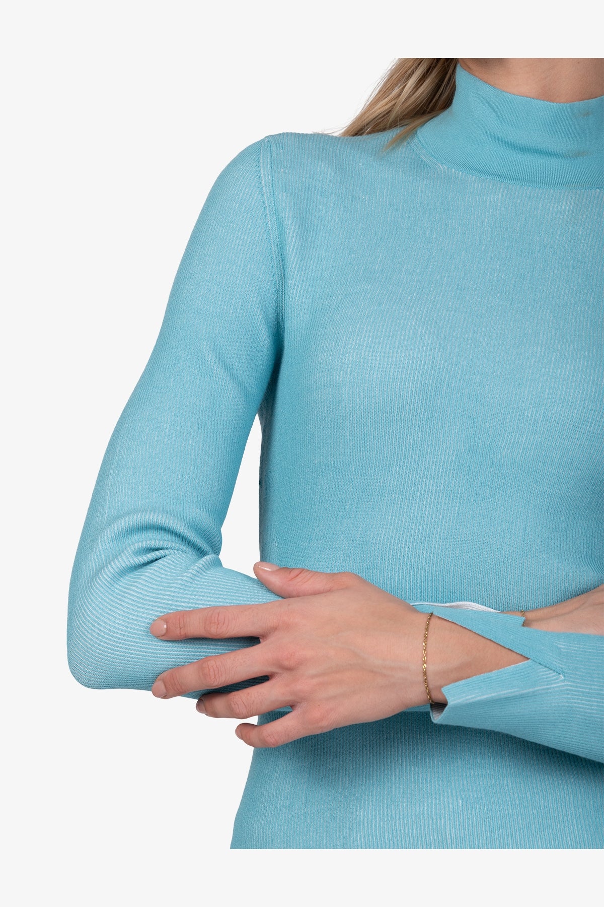 Turtleneck Jumper Made from High-quality Viscose Fabric