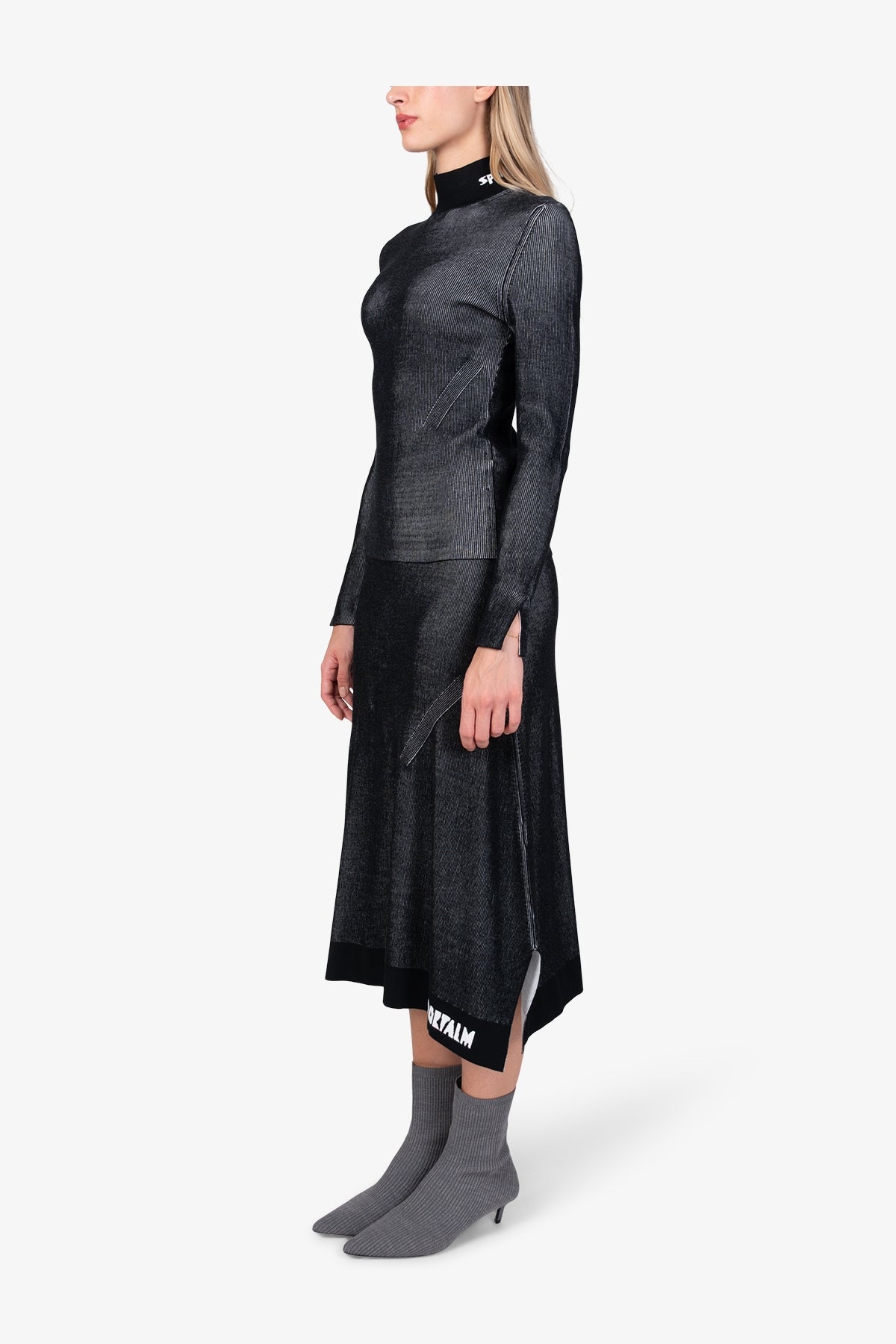 Turtleneck Jumper Made from High-quality Viscose Fabric