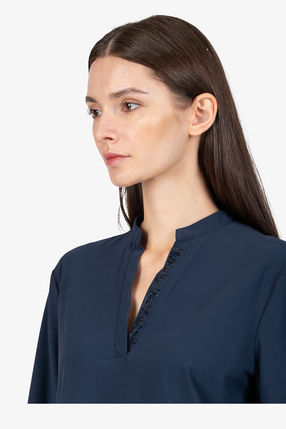 水鑽裝飾V型小立領休閒上衣