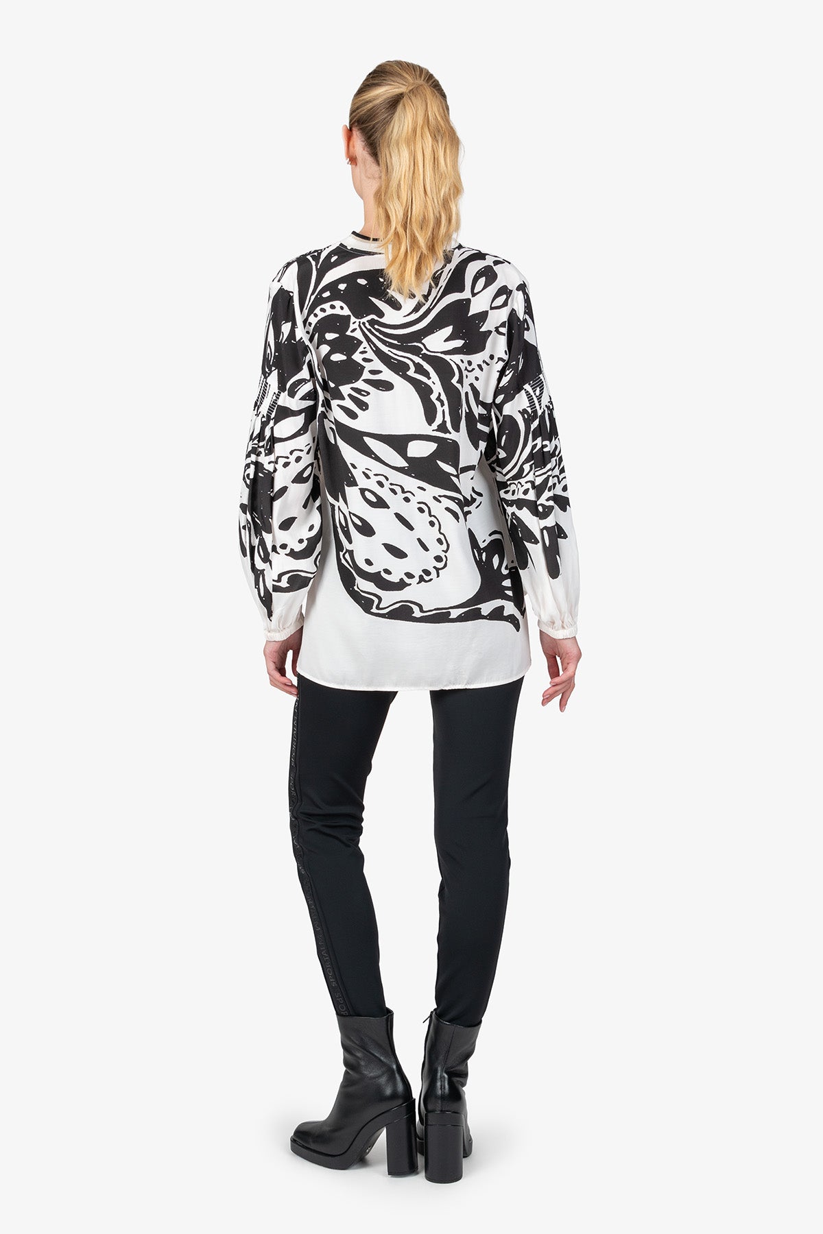 渦旋紋印花V型小立領休閒上衣