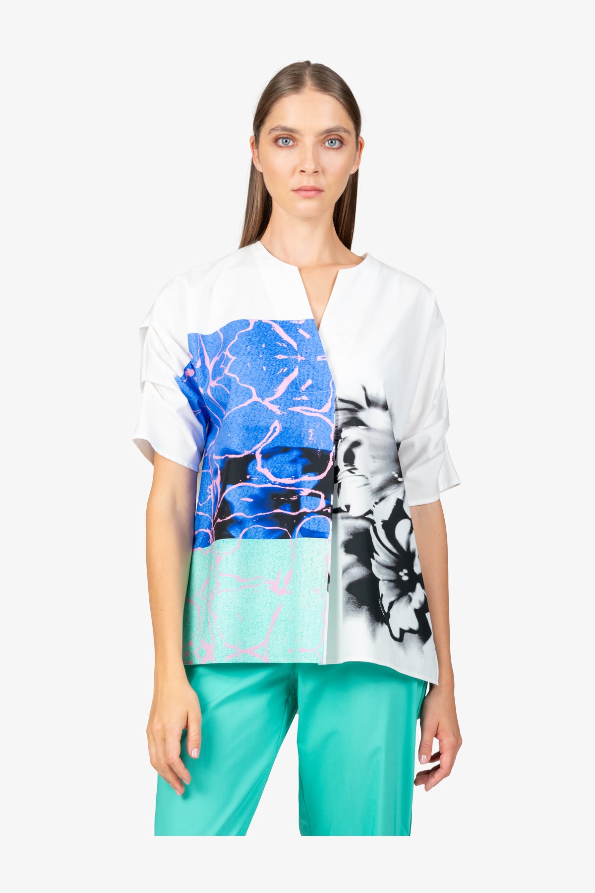 V領印花短袖袖上衣