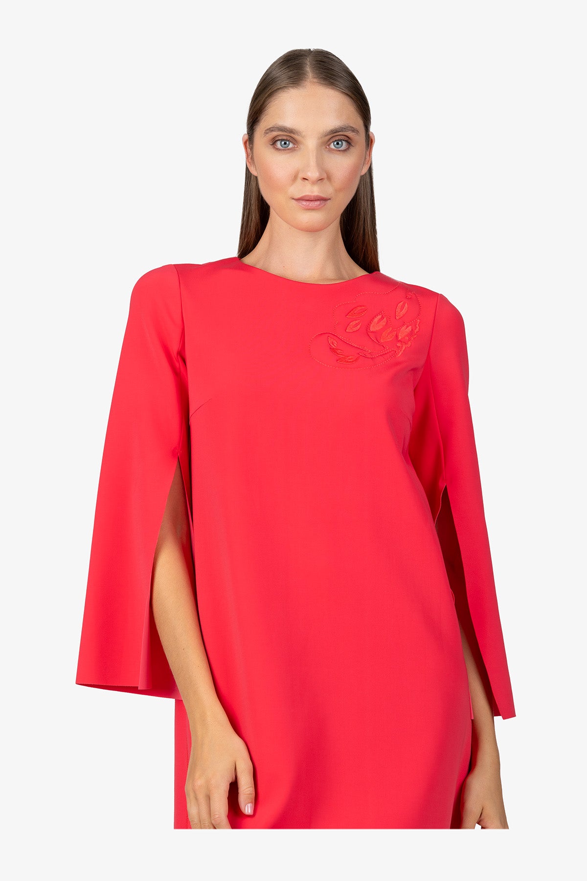 花朵刺繡圓領連衣裙