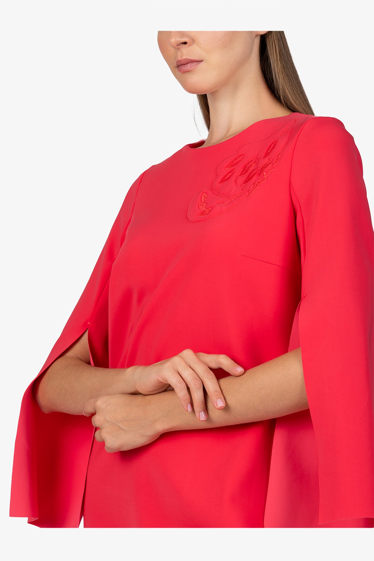 花朵刺繡圓領連衣裙