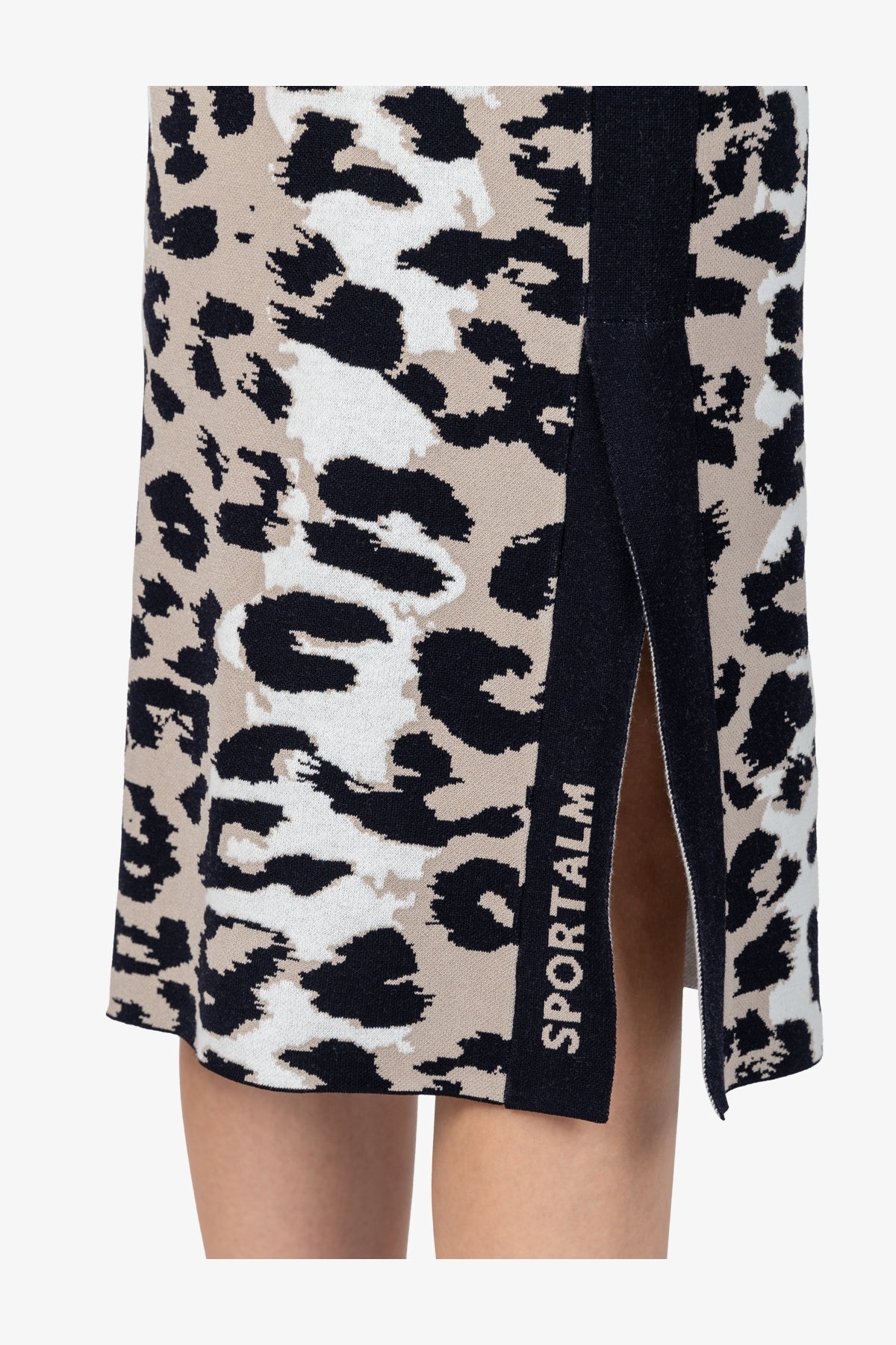 鬆緊腰豹紋提花針織半身裙