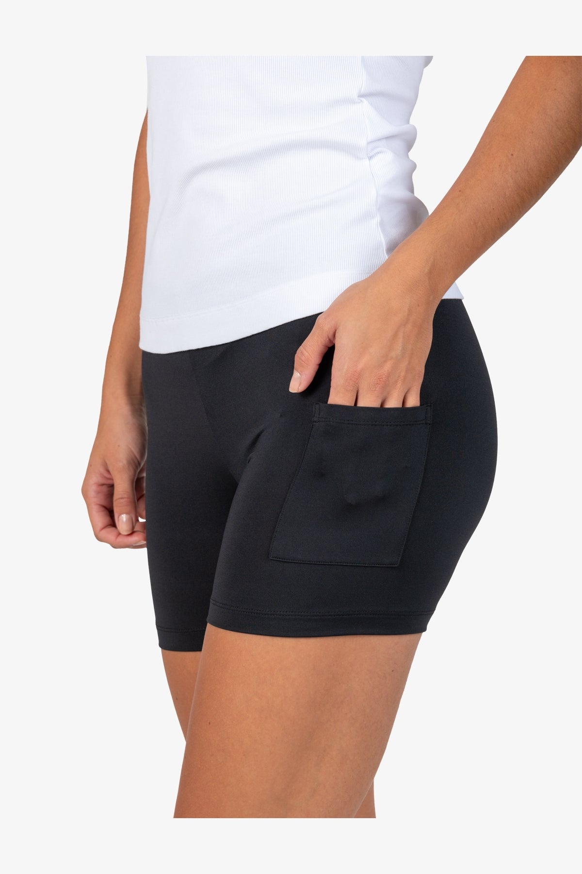 側貼袋鬆緊腰短褲