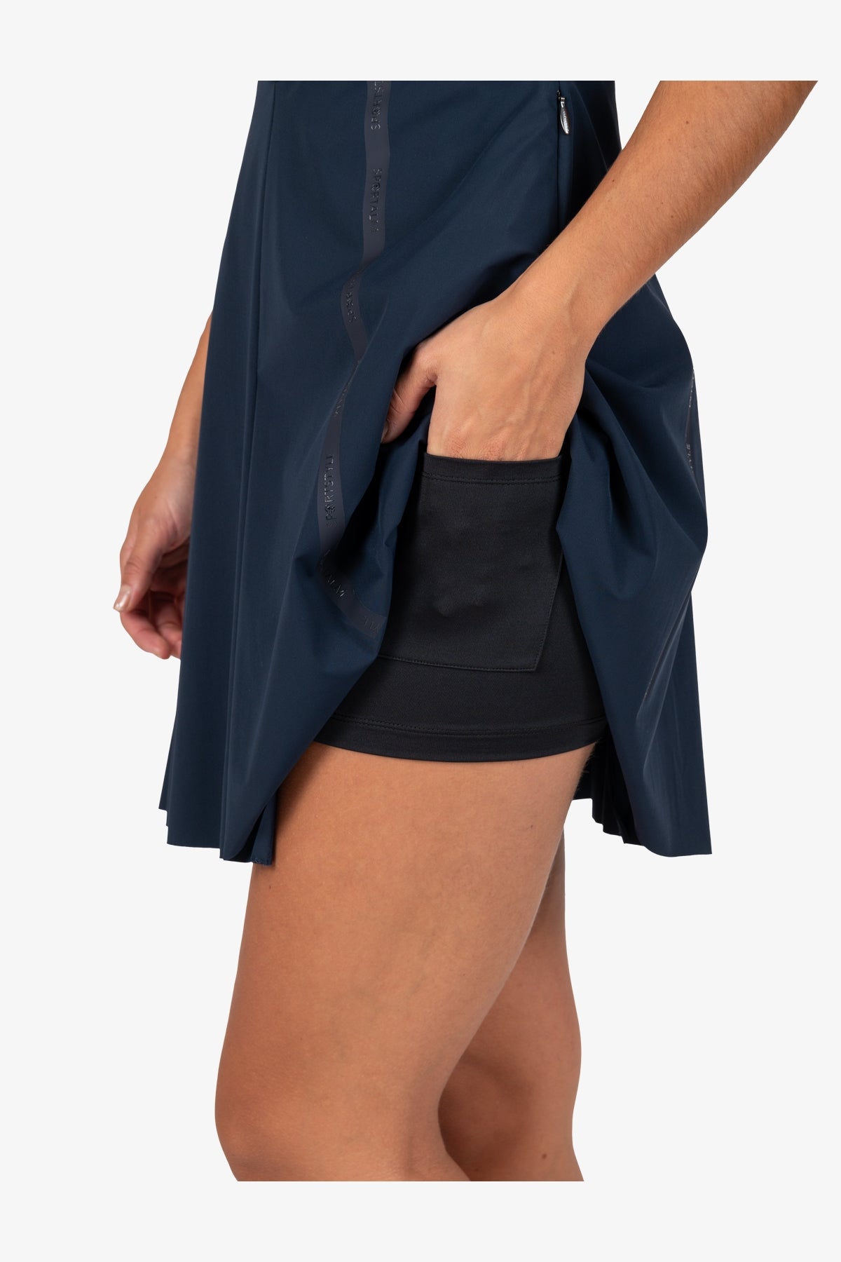 側貼袋鬆緊腰短褲