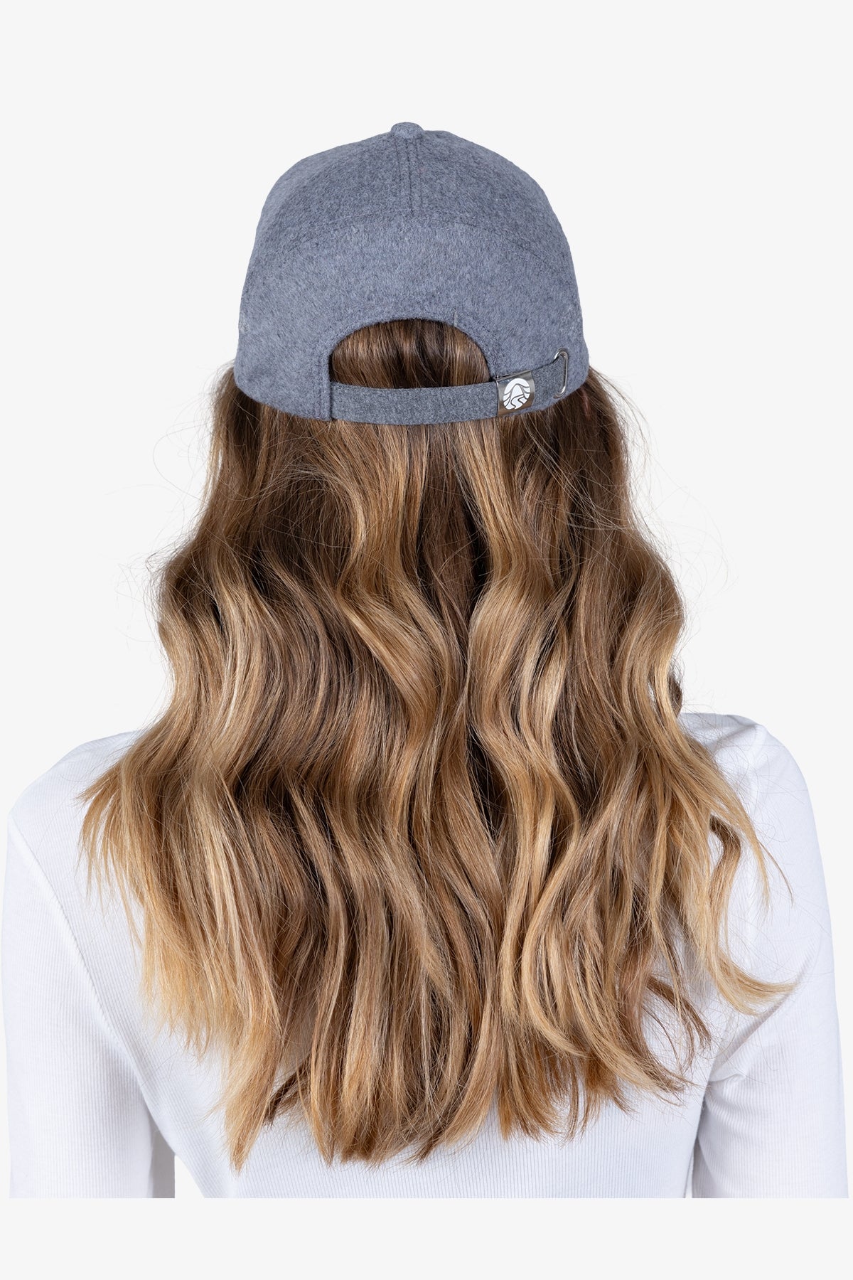 刺绣LOGO羊毛鸭舌帽