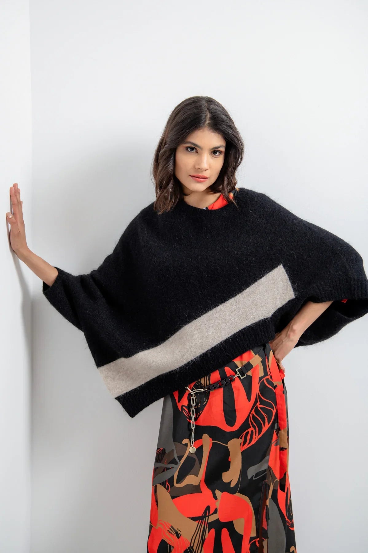 撞色條紋拼接不對稱鬥篷