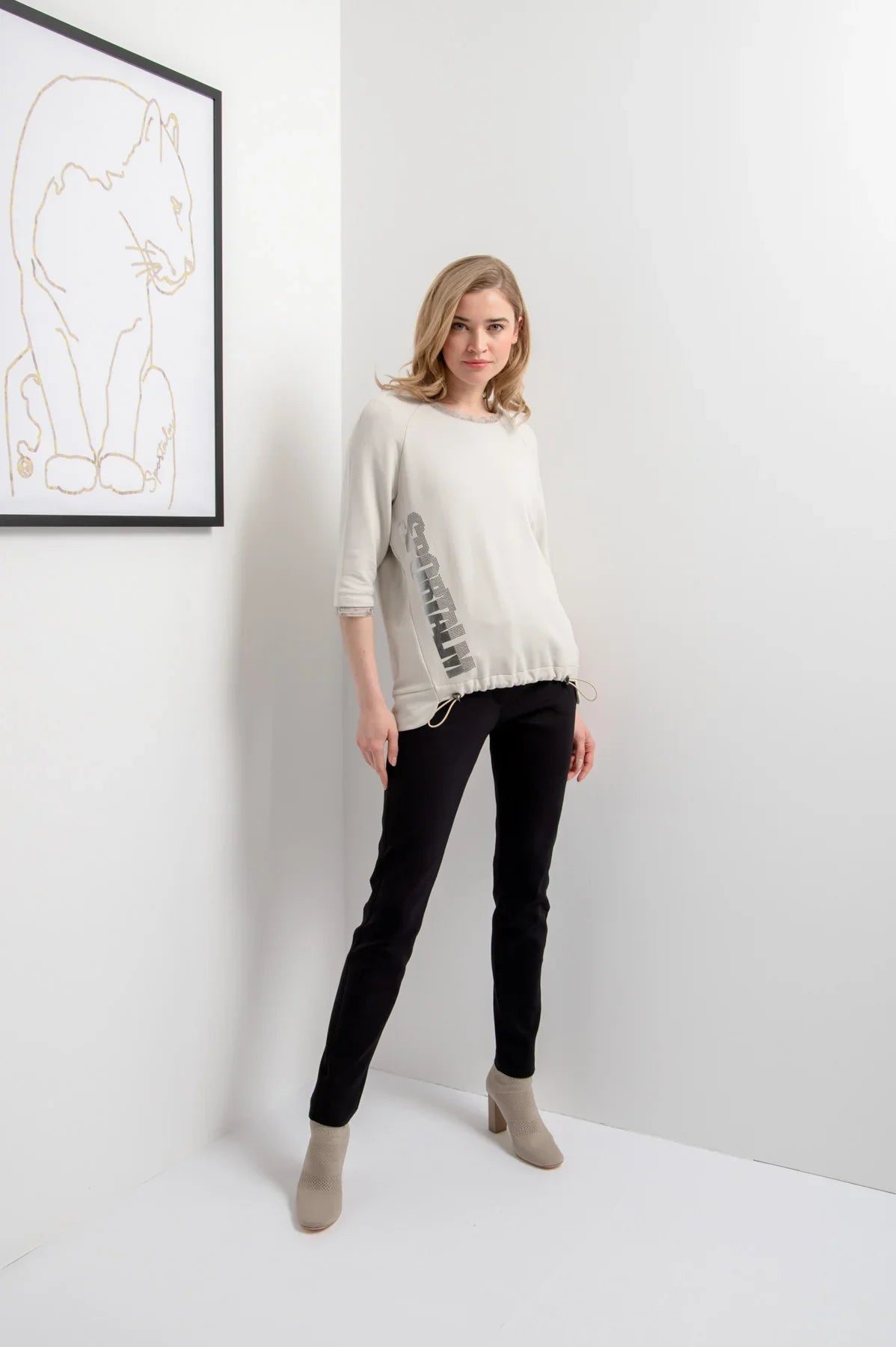 Stretch Material Trousers with Zipper Pockets