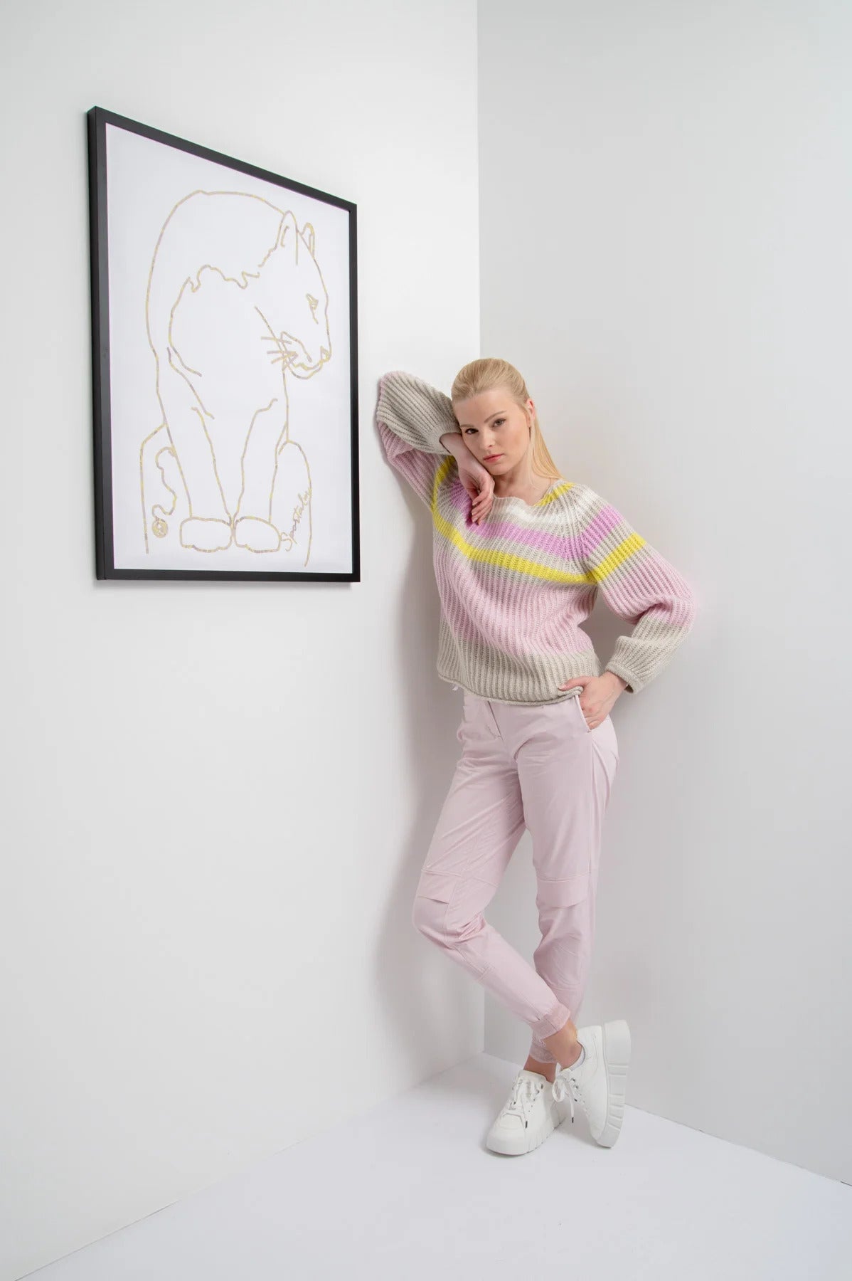 Sweatpants Made of Elegant Stretch Material