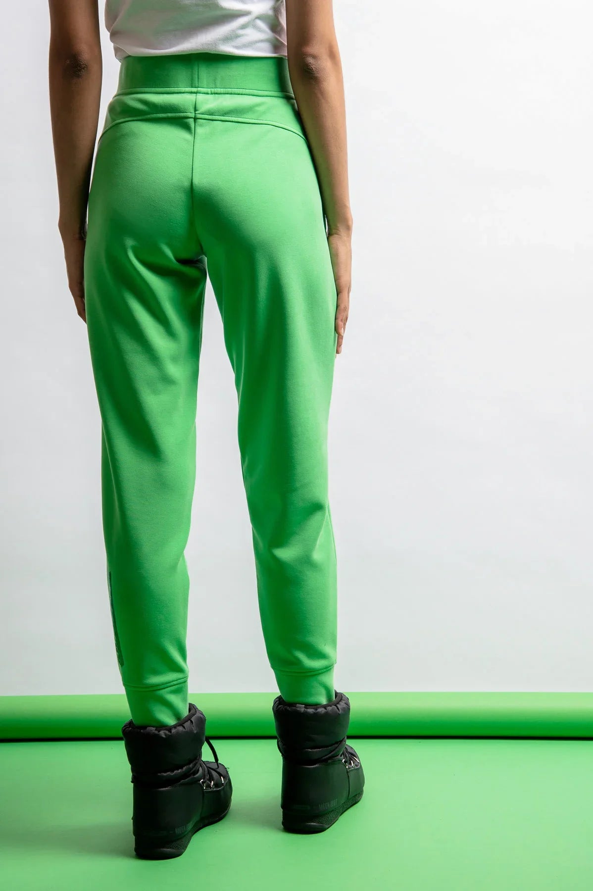 Jogg Pants with Dividing Seams