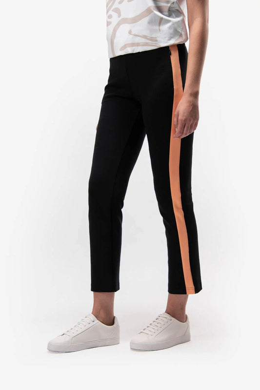 Hosen with Contrasting Side Insert